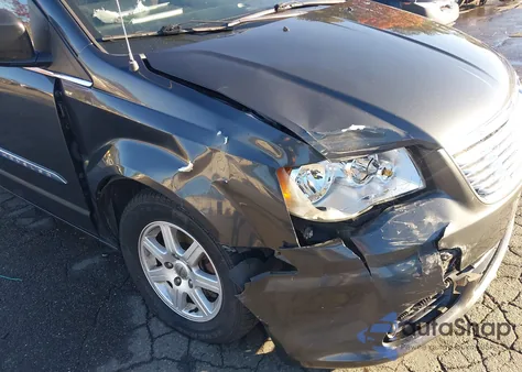 2011 Chrysler Town & Country Touring z USA, uszkodzony, nr VIN 2A4RR5DG0BR631139